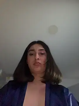 Živý XXX chat MiahWindsor