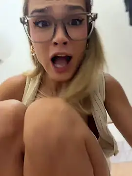 XXX chat uživo modela Nicoleevien