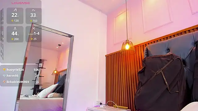 MEYLAGIA Live XXX-Chat