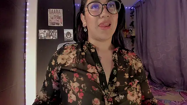 XXX chat uživo modela julibella_sweet