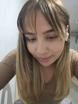 Chatroom XXX en direct de Tina_tasty