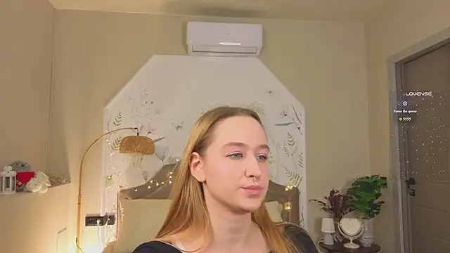 Sweett_Monica XXX чат на живо