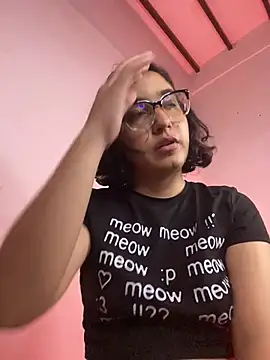 XXX chat uživo modela kiri_velvet_