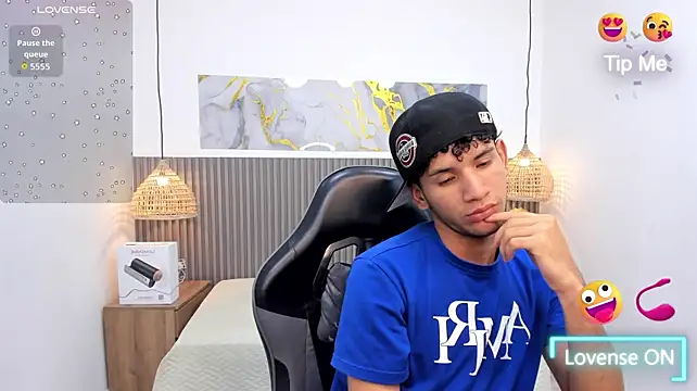 JDWhite18 XXX чат на живо