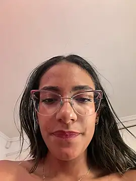 Chat +18 de elegant__rouse ao vivo