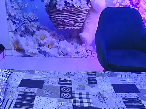 Yours-Zoya Live XXX-chat