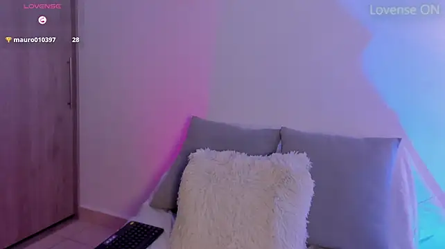 Naishaafordn Live XXX chat