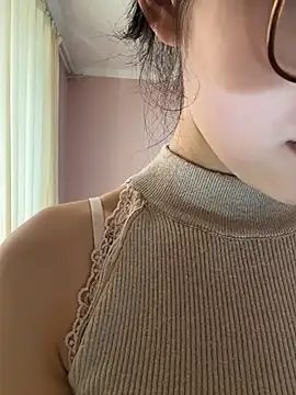 yanzi520 Adlı Modelin Canlı XXX Sohbeti