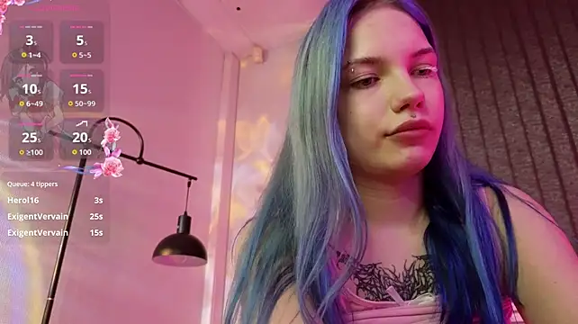VampyLuluのライブXXXチャット