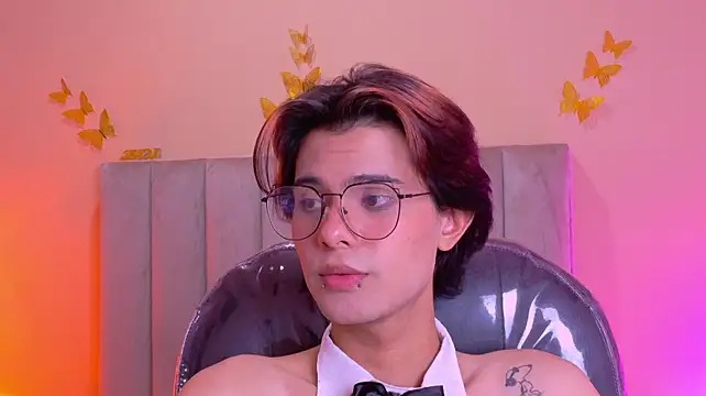 צ'אט XXX בשידור חי של Derek_Sinn