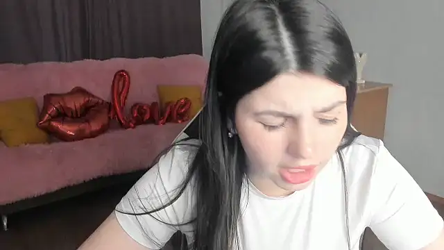 Chat +18 de KisaModel ao vivo
