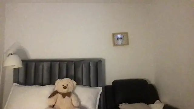 XXX chat uživo modela CharlottX