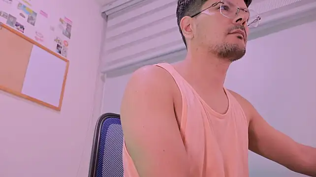 צ'אט XXX בשידור חי של DerekGrayX