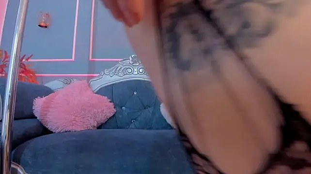 TaraTaylorr's Live XXX Chat