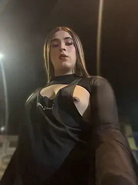 cami_rouxx 现场XXX聊天