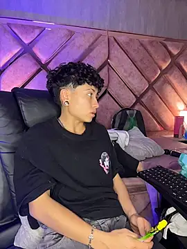 ian_mathias_ Chat XXX in diretta