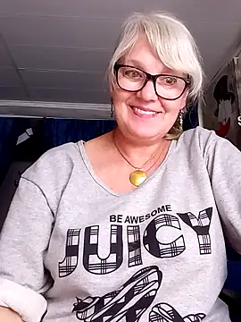 irinamaux Chat XXX live
