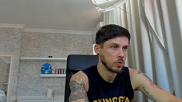 JonahShawのライブXXXチャット