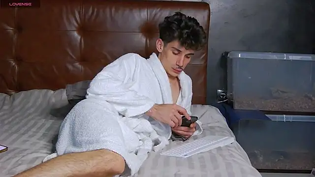 DanielCrush1 XXX чат на живо