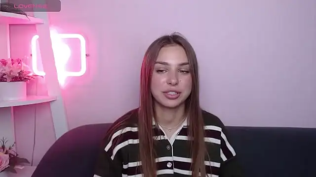 MilanaAngelAs Chat XXX in diretta