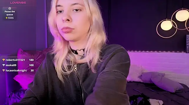Chat +18 de Camilla_Evers ao vivo