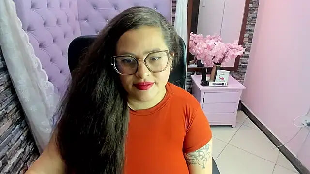 Czat XXX na żywo – SaraThonson_
