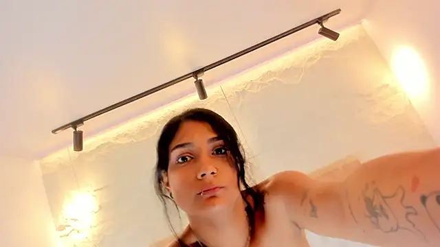 Chat XXX ao vivo de NINAMARTINS