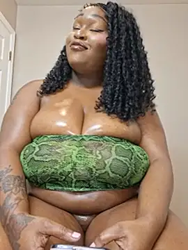 Chat +18 de QueenSu ao vivo