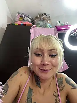 Czat XXX na żywo – Adrii_White