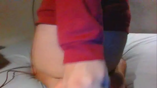 צ'אט XXX בשידור חי של big_ass_small_penis