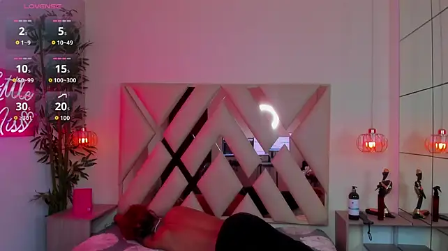 Anyelo_Twink Adlı Modelin Canlı XXX Sohbeti