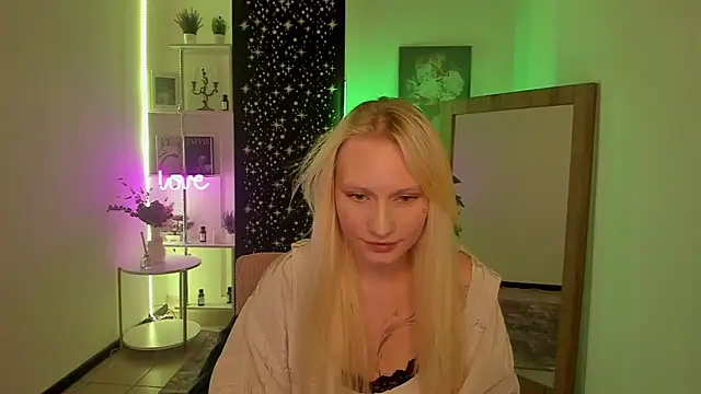 ElodieRenaud Live XXX Chat