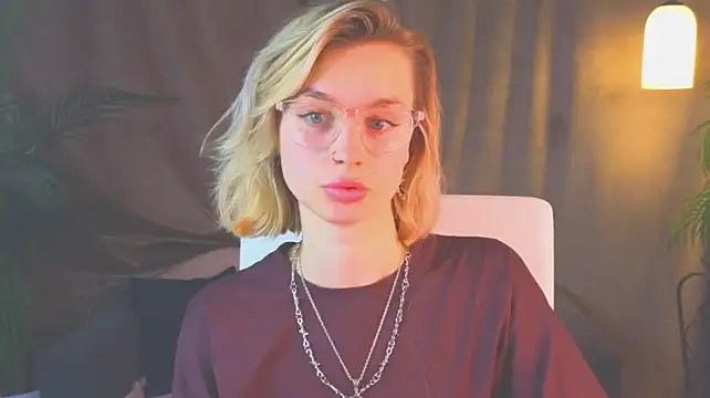NoraMoreau – Naživo XXX chat