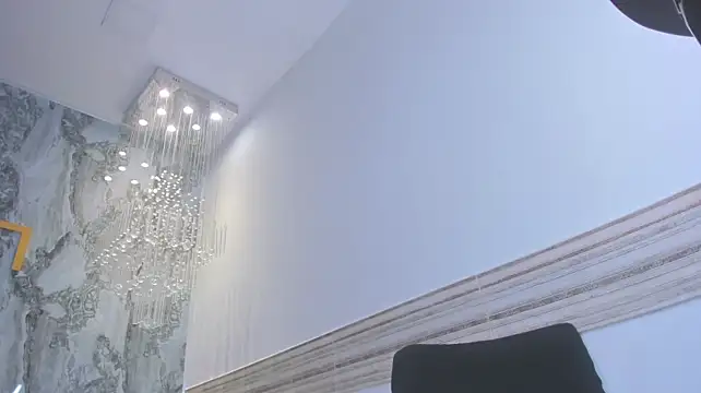 Chat +18 de Sophi_Johnson ao vivo