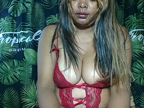 SEXY_METISE Adlı Modelin Canlı XXX Sohbeti