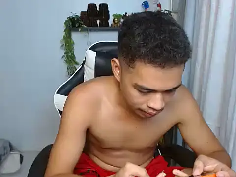 Chat +18 de curlyasian_njxx ao vivo
