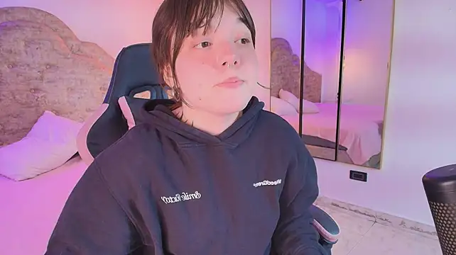 Czat XXX na żywo – Fluffy_Bubble21