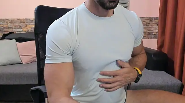 Živý XXX chat HotHunkTrainer