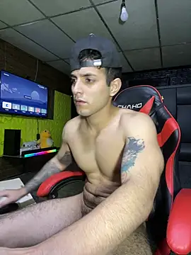 AlessandroAGT Adlı Modelin Web Kamerası Şovu