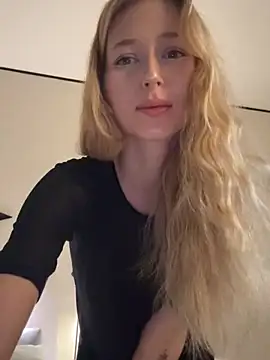 LunaRase live XXX chat