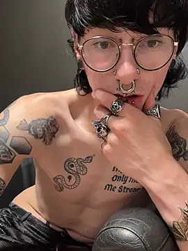 GothSadist Chat XXX live