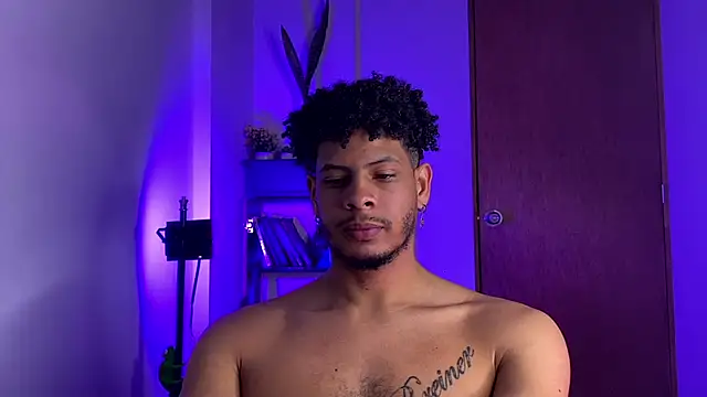 colt_addam – Naživo XXX chat