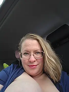 XXX chat uživo modela BustyLanaX