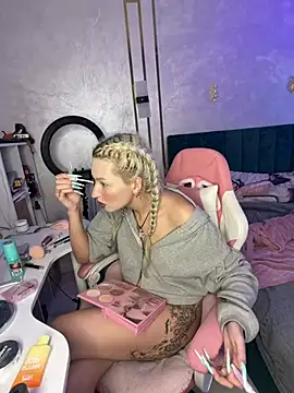 WhiteMinti Live XXX-Chat