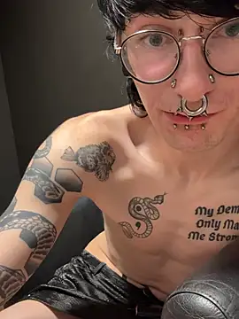 Онлайн чат XXX GothSadist