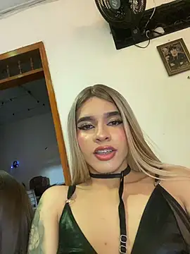 Chat +18 de Valery2_salazar ao vivo