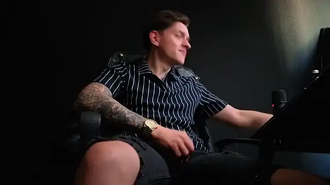 Онлайн чат XXX FelixStarkk