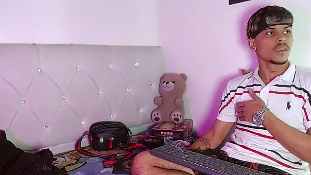 Angel_foxc13 Adlı Modelin Canlı XXX Sohbeti
