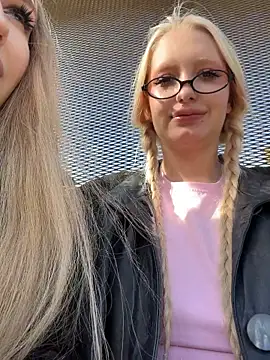 Elfi_InPublic élő XXX-chatje