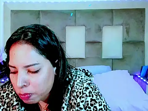Chat XXX Live indiantopaz694u